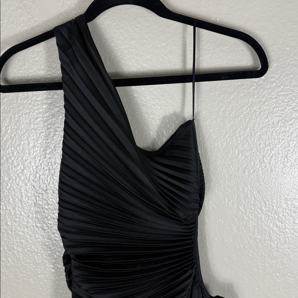 Delfi Collective Solie Pleated One-Shoulder Cutout Sheath Gown - Picture 8 of 10